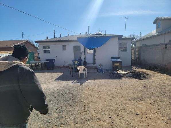 albuquerque-new-mexico-447359645 picture