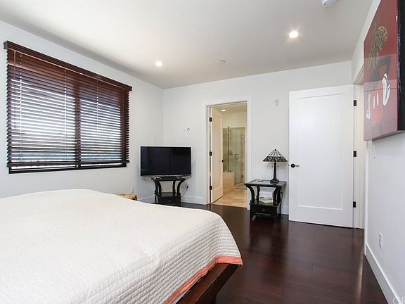 2nd image of 4440 Talofa Ave #201
