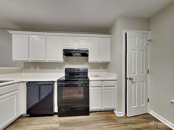 5th image of 219 London Dr