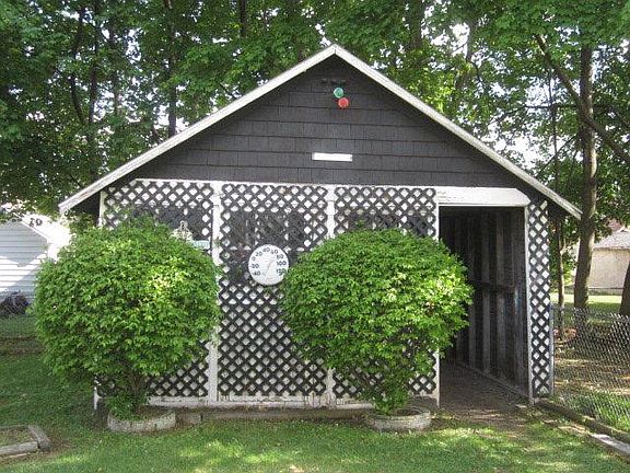 5th image of 132 Verona St