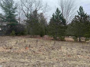 1721 Old Cabin Dr, Interlochen, MI 49643