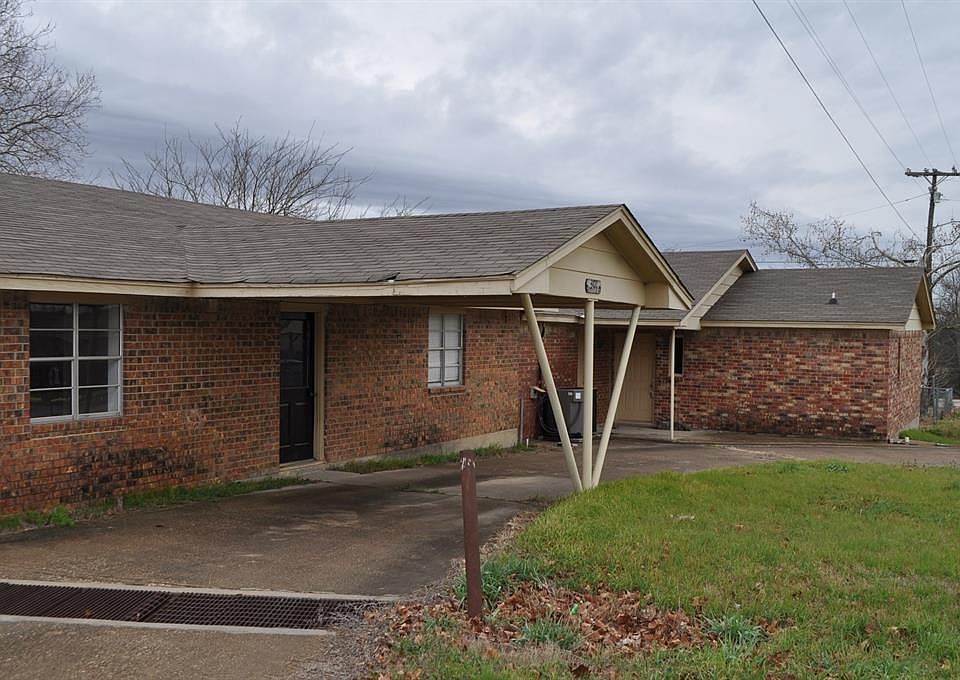 1st image of 301 Panther Ln