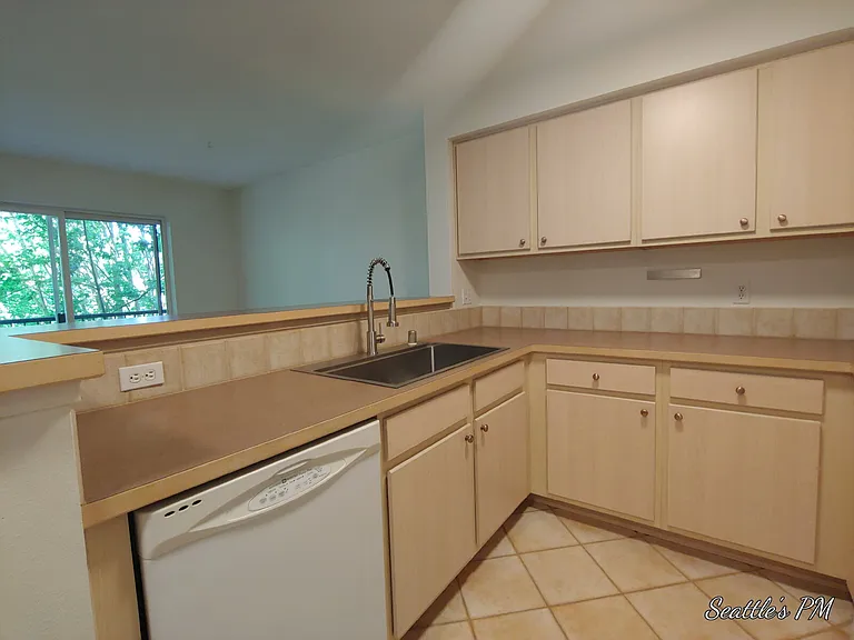 600 N 85th St #305 — Photo 7