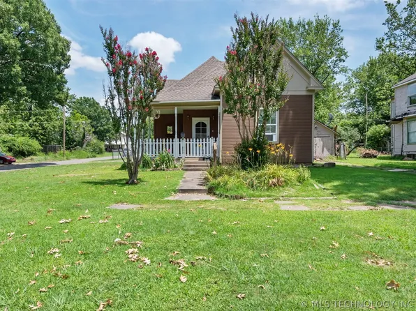 1228 Locust St, Muskogee, OK 74403