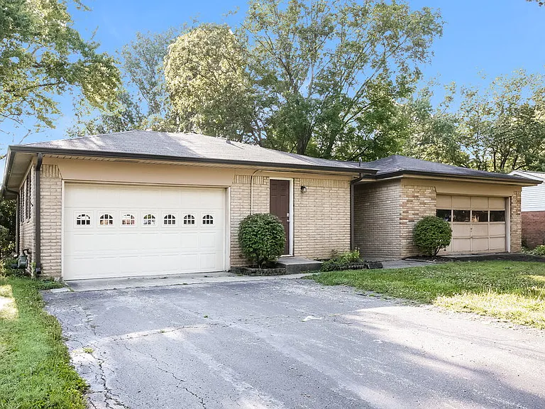 7605 Kimberly Dr — Photo 3