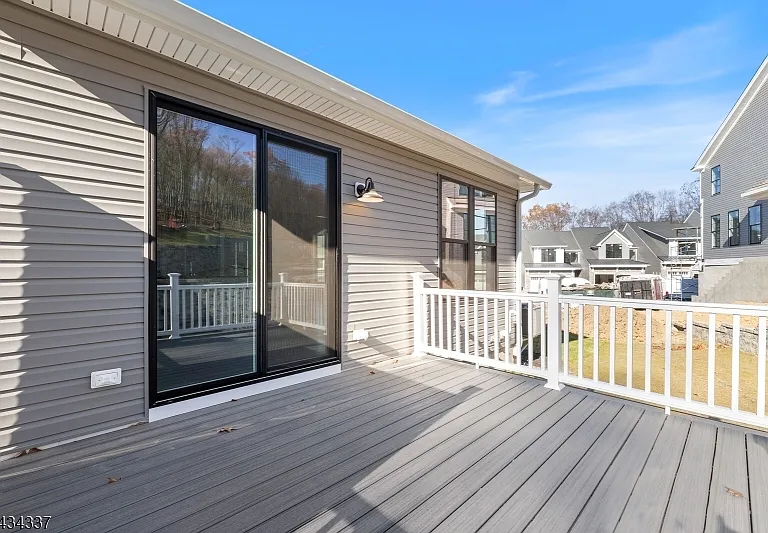 45 Swenson St — Photo 13