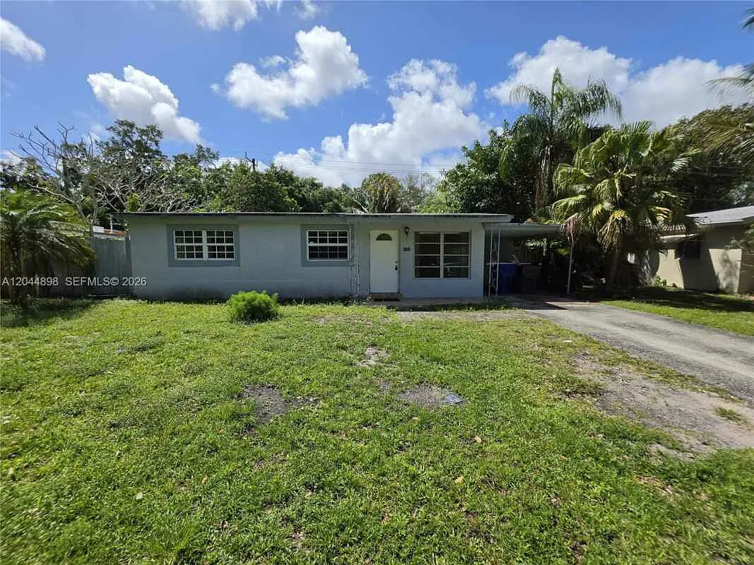 5720 Douglas St Hollywood, Fl 33021 — Photo 1