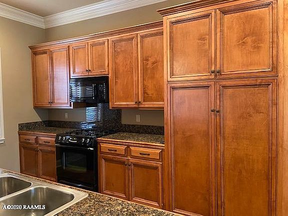 3rd image of 147 Oakbend Dr