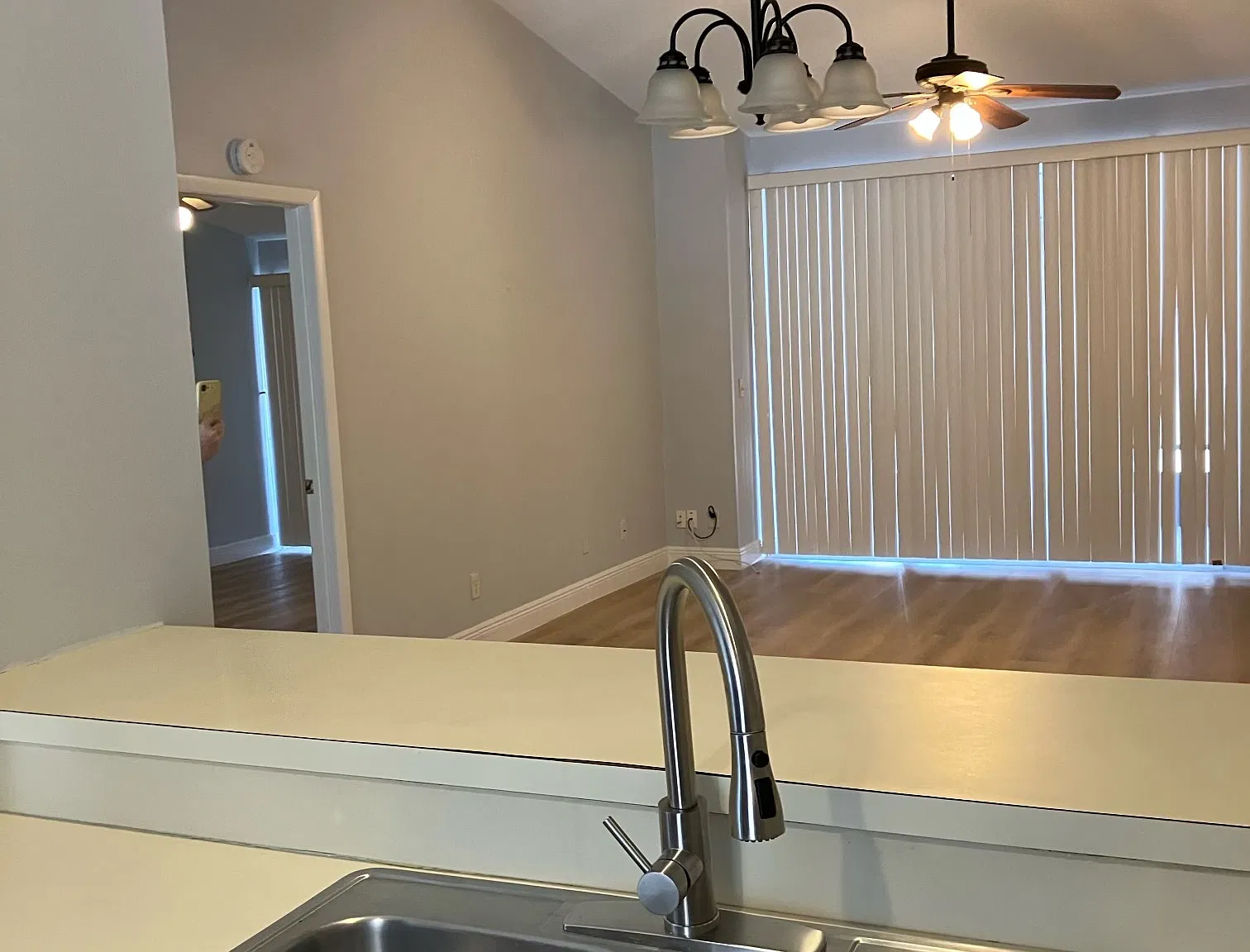 2 bed, 1094 sqft, $1,800 — Photo 3