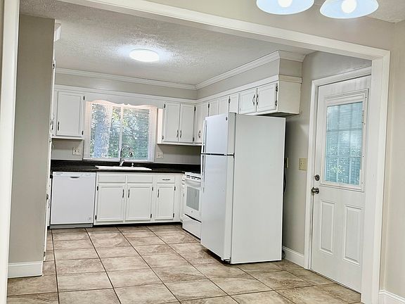 2nd image of 1180 Flint Dr