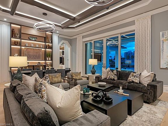 4th image of 405 Neapolitan WAY