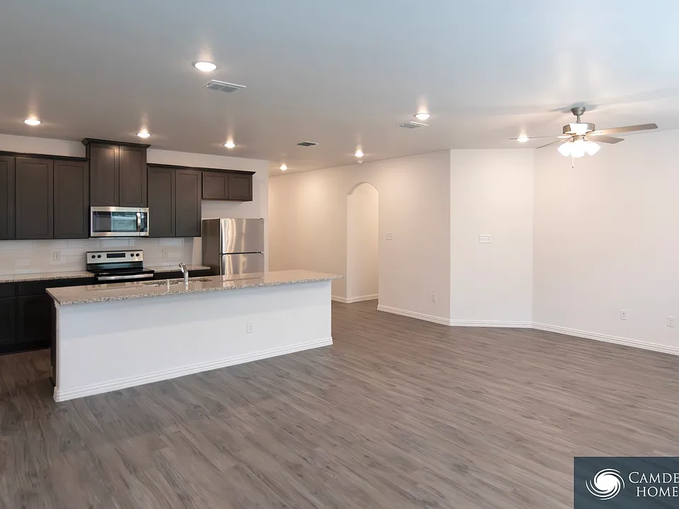 96 Elmwood Dr