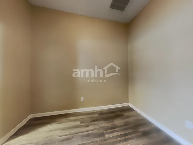 2064 Hunters Trace Cir — Photo 10