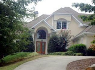 6621 Club View Ct, Flowery Branch, GA 30542