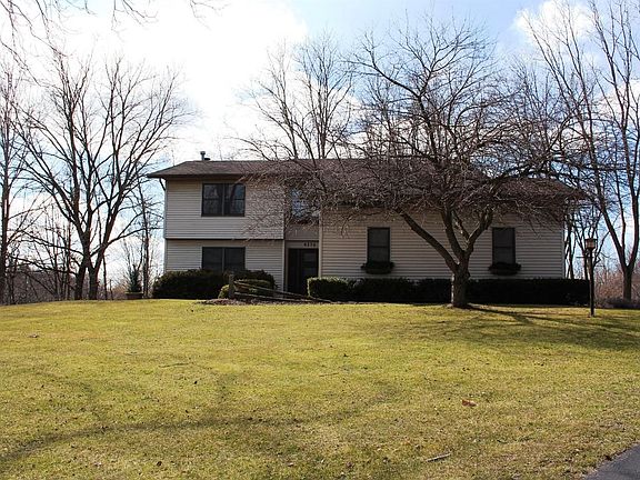 2nd image of 8379 Beacon Ln