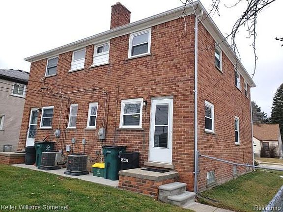 3rd image of 1842 N Center St