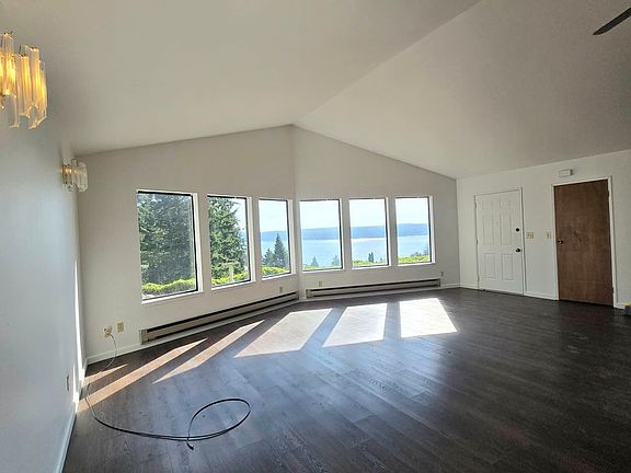 5th image of 111 Finch Ln