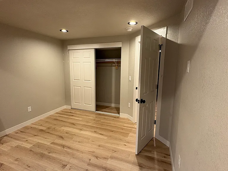 104 Crabapple Dr — Photo 16