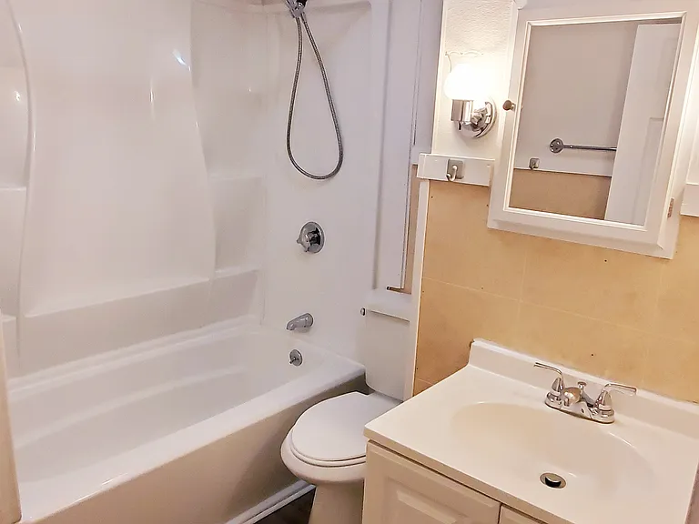 137 Adams St #3 — Photo 14