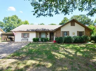 5670 Ingleside Dr, Horn Lake, MS 38637
