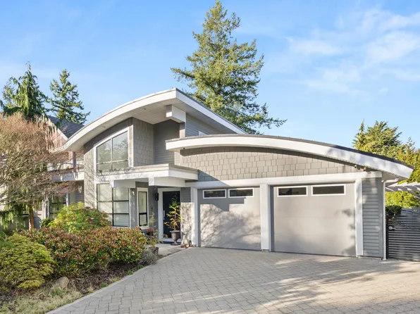 15461 18th Ave, Surrey, BC V4A 1X1