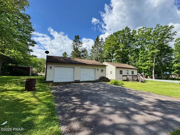 113 E Oak Ln, Greentown, PA 18426