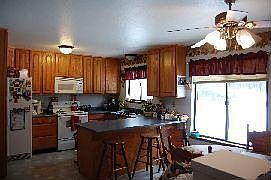 kitchen/dining area