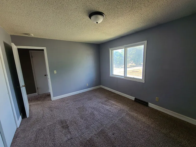 4932 Dubois Dr — Photo 6