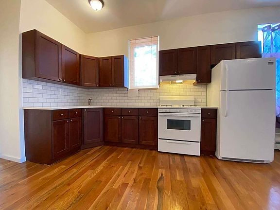 4th image of 387 Suydam St #3