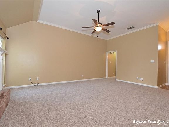 4th image of 2115 Mockingbird Ln
