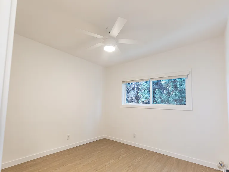 4084 Redwood Ave #9 — Photo 12