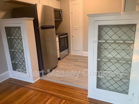 4th image of 2424 Glenmary Ave #4