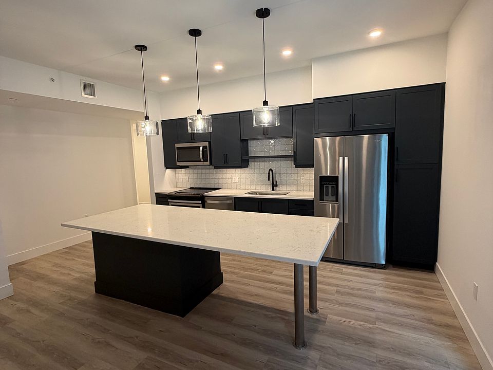 1st image of 142 NW 31st St #B