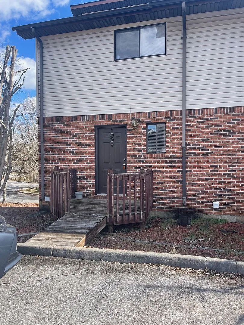 2 Bedroom / 1.5 Bath Johnson City TN — Photo 1