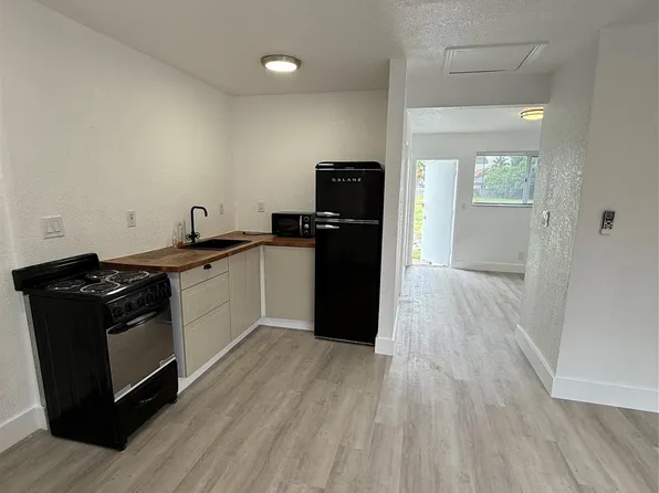 2213 Lincoln Street #4, Hollywood, FL 33020