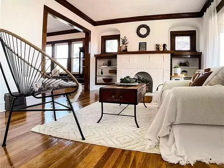 2152 Chesterland Ave — Photo 6