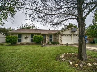 705 Meadowview Dr, Mansfield, TX 76063