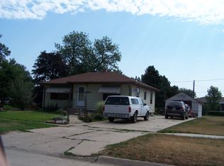 207 N 3rd St, Plainview, NE 68769