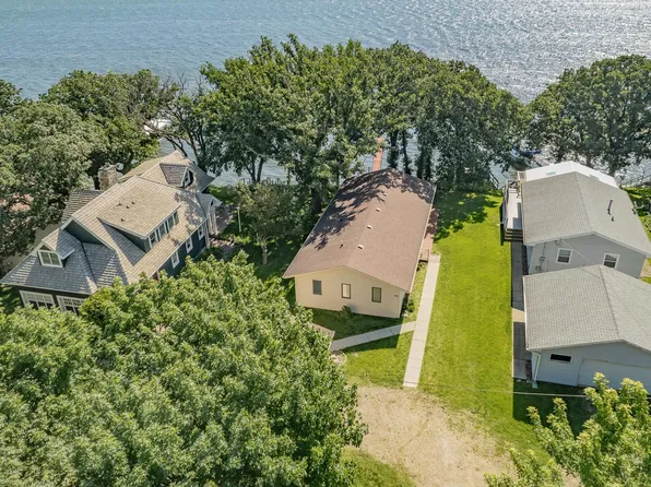 11120 240th Ave, Spirit Lake, IA 51360