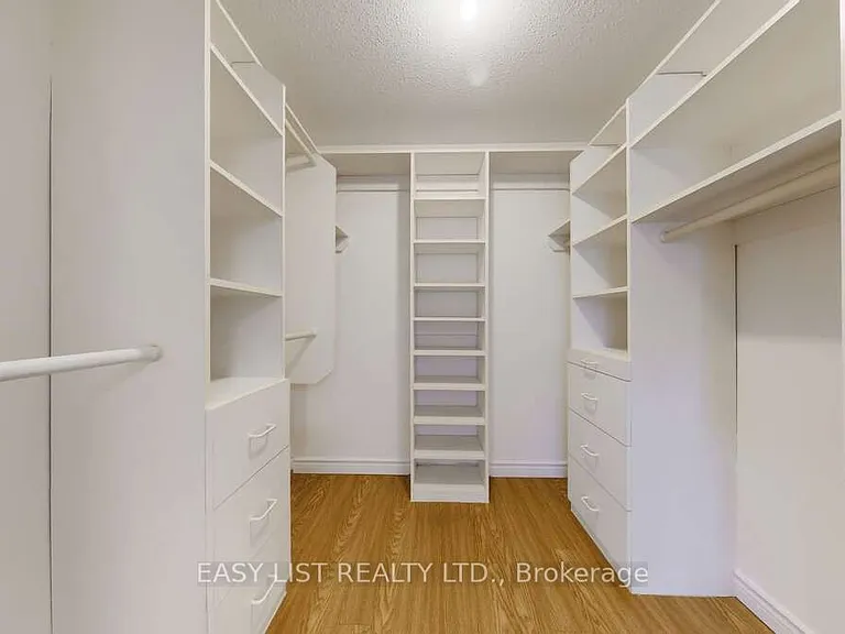 855 Queen St W #1 — Photo 36