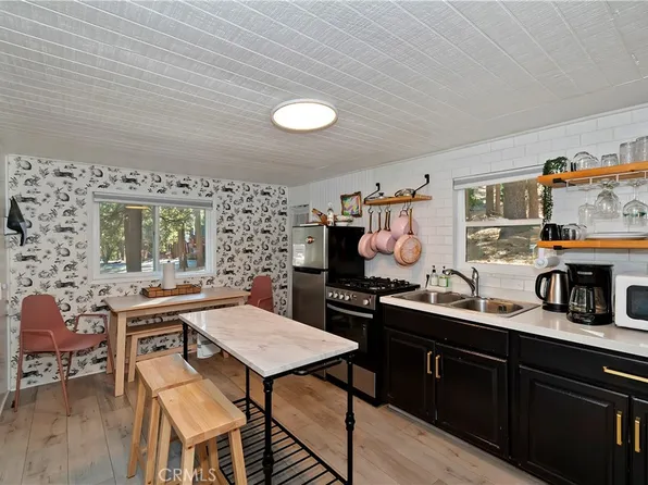 33353 Yukon Dr, Green Valley Lake, CA 92341