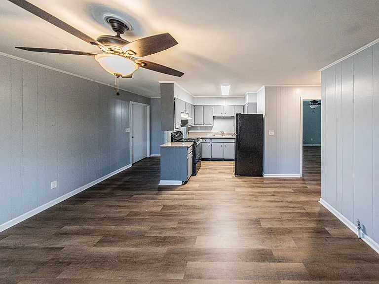 120 Lake Dr #4 — Photo 4