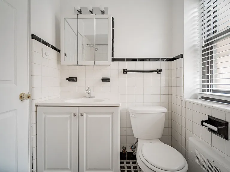 Bathroom 7361-1S