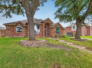 8301 Martha Ln, Rowlett, TX 75088