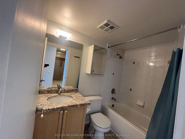 650 Lawrence Ave W #813 — Photo 12