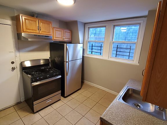 2nd image of 16 Washington Ter