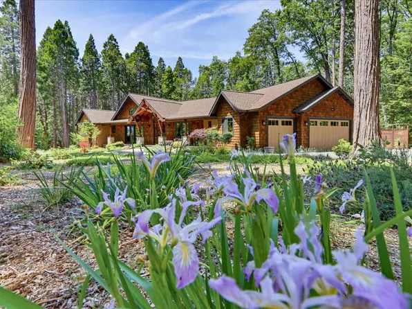 14166 Loma Rica Dr, Grass Valley, CA 95945