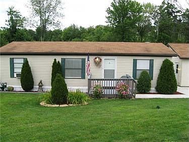 2nd image of 131 Evergreen St