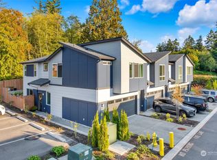4902 Courtyard Ln #B-1, Mukilteo, WA 98275