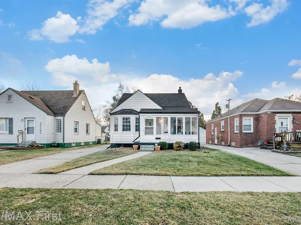 20276 Kenosha St, Harper Woods, MI 48225